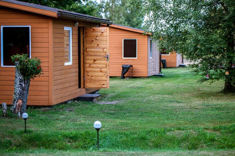 Kempings Stieres Un Majas Virtuve Upesgriva Exteriör bild